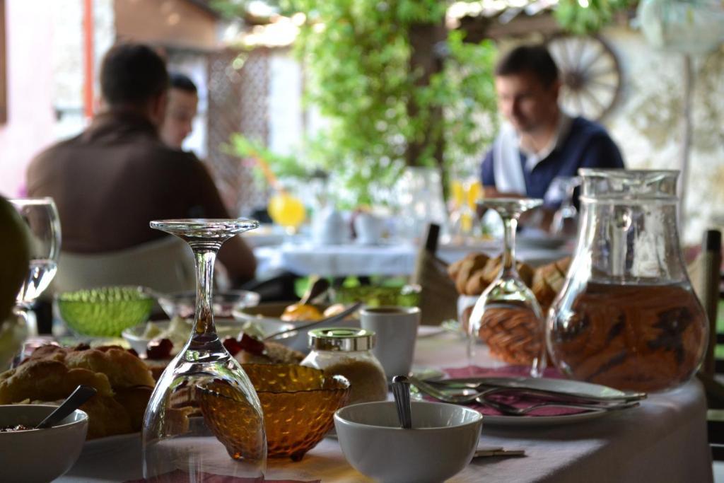 Hagiati Guesthouse إذيسا المظهر الخارجي الصورة