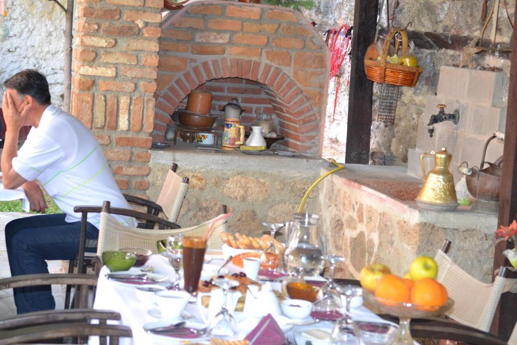 Hagiati Guesthouse إذيسا المظهر الخارجي الصورة